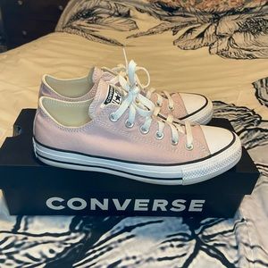 Converse low top sneaker. Champagne pink. Size 8 women’s, size 6 men’s